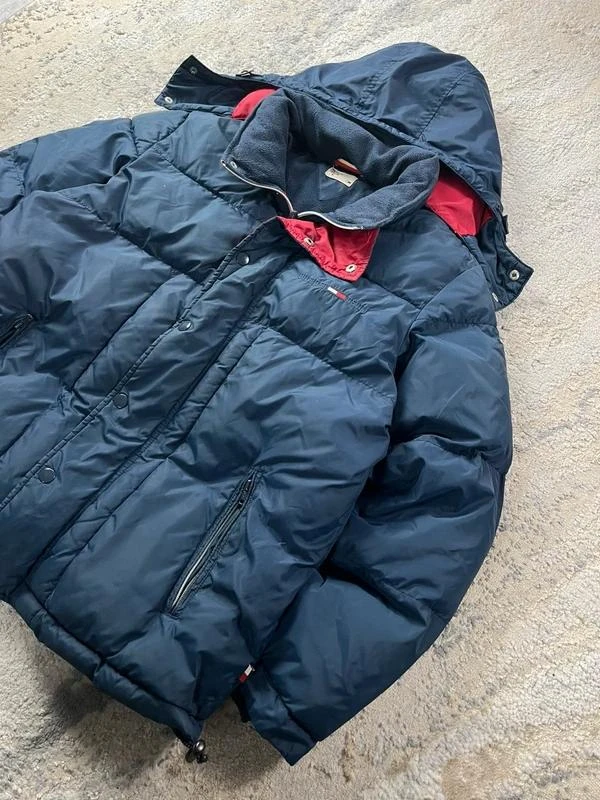 Chaqueta acolchada acolchada Tommy Hilfiger azul marino y rojo Talla M – photo 2